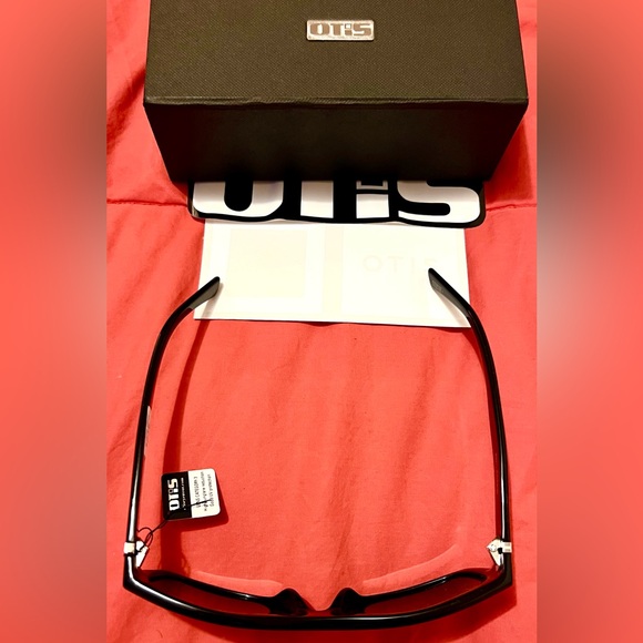 OTIS ‘Roulette’ Black Sunglasses NWT - Grey Mineral Glass Lenses - Picture 8 of 9